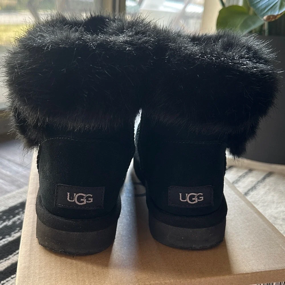 UGG Cathie Suede Genuine Sheepskin Lined Short Boots / SZ5